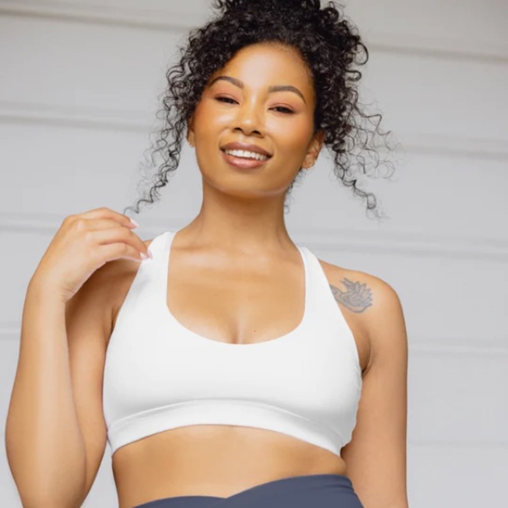 POPFLEX White Scoop Neck Sports Bra